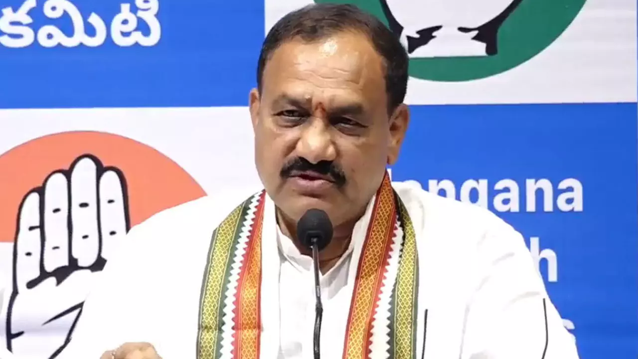 ఒక్కటైన మహేష్ కుమార్, ధర్మపురి సంజయ్