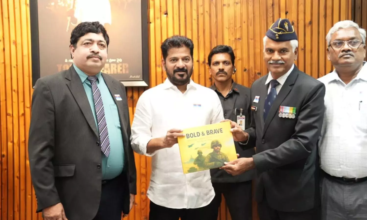 CM Revanth Reddy: సీఎం రేవంత్‌‌ను మర్యాదపూర్వకంగా కలిసిన సైనిక్ వెల్ఫేర్ ప్రతినిధులు