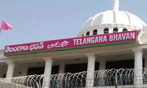 బీఆర్ఎస్ మహిళా నేతల కోల్డ్ వార్: దీక్షా దివస్ సందర్భంగా తెలంగాణ భవన్‌లో అంతర్గత విబేధాలు