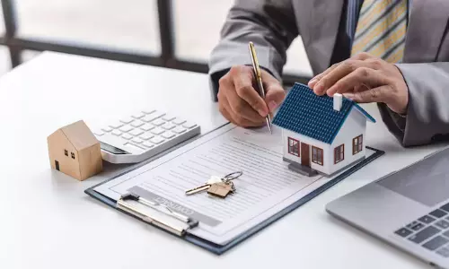 Home Loan: హోమ్ లోన్ తీసుకున్నవారికి బిగ్ గుడ్ న్యూస్! వడ్డీ రేట్లు తగ్గించిన బ్యాంక్ ఆఫ్ బరోడా – మీ EMI ఇప్పుడు తగ్గనుంది Home Loan: హోమ్ లోన్ తీసుకున్నవారికి బిగ్ గుడ్ న్యూస్! వడ్డీ రేట్లు తగ్గించిన బ్యాంక్ ఆఫ్ బరోడా – మీ EMI ఇప్పుడు తగ్గనుంది