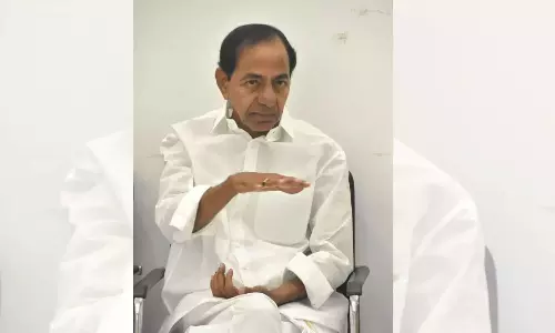 KCR: స్థానిక ఎన్నికల వేళ కేసీఆర్ కార్యకర్తల్లో భరోసా నింపారా..? KCR: స్థానిక ఎన్నికల వేళ కేసీఆర్ కార్యకర్తల్లో భరోసా నింపారా..?