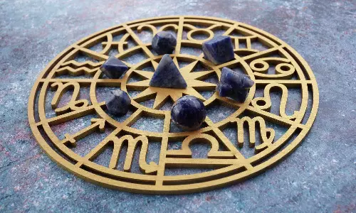 రాశి ఫలాలు 9 డిసెంబర్ 2025: సింహ రాశి వారికి ప్రేమలో ఉత్సాహం, ఒంటరి వారు భాగస్వామిని పొందే అవకాశం! రాశి ఫలాలు 9 డిసెంబర్ 2025: సింహ రాశి వారికి ప్రేమలో ఉత్సాహం, ఒంటరి వారు భాగస్వామిని పొందే అవకాశం!