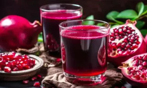 Health Benefits Pomegranate Juice: ఖాళీ కడుపుతో దానిమ్మ రసం తాగితే ఏమవుతుందో తెలుసా? Health Benefits Pomegranate Juice: ఖాళీ కడుపుతో దానిమ్మ రసం తాగితే ఏమవుతుందో తెలుసా?