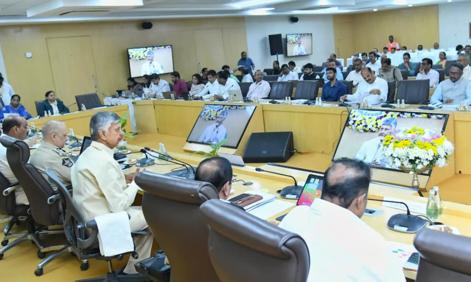 రాజ్యాంగాన్నే సవరించారు.. బిజినెస్ రూల్స్ మార్చితే తప్పేంటి?