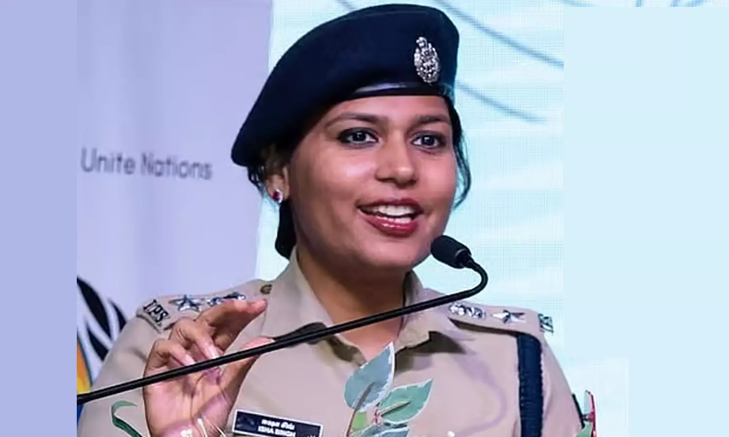 రాజకీయ నేతకు ఎస్పీ ఈషా సింగ్‌ హెచ్చరిక