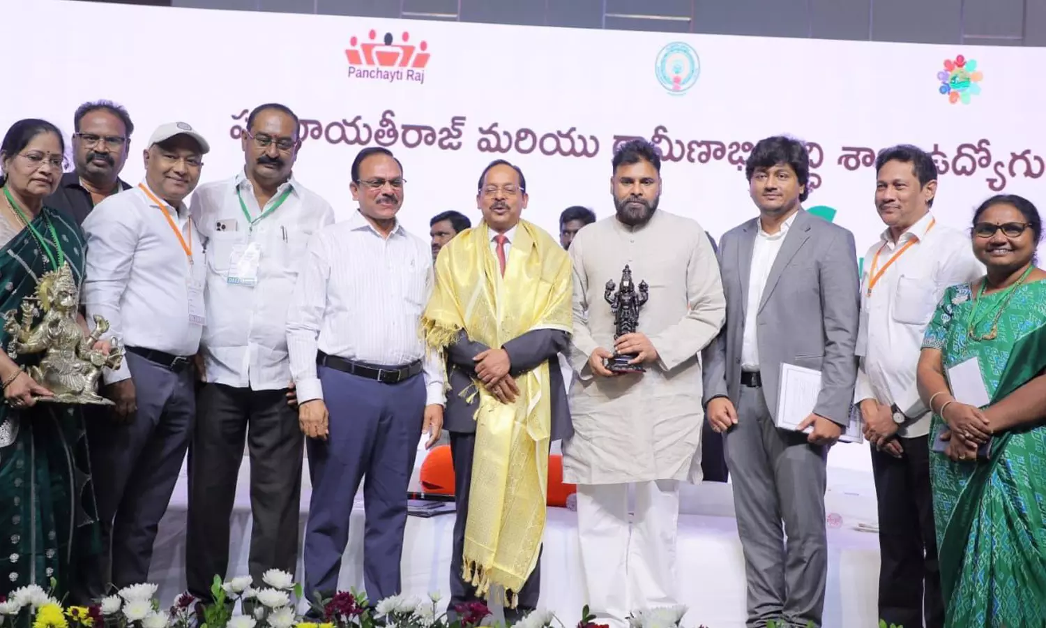 ప్రమోషన్ల ఆనందం సేవల్లో కనిపించాలి: పవన్ కళ్యాణ్ ప్రమోషన్ల ఆనందం సేవల్లో కనిపించాలి: పవన్ కళ్యాణ్