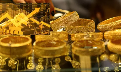 Gold Rates: మళ్లీ మగువలకు షాక్! వెండి ధరలు రికార్డు స్థాయిలో దూసుకెళ్తూ పసిడి ప్రియులను కలవరపెడుతున్నాయి