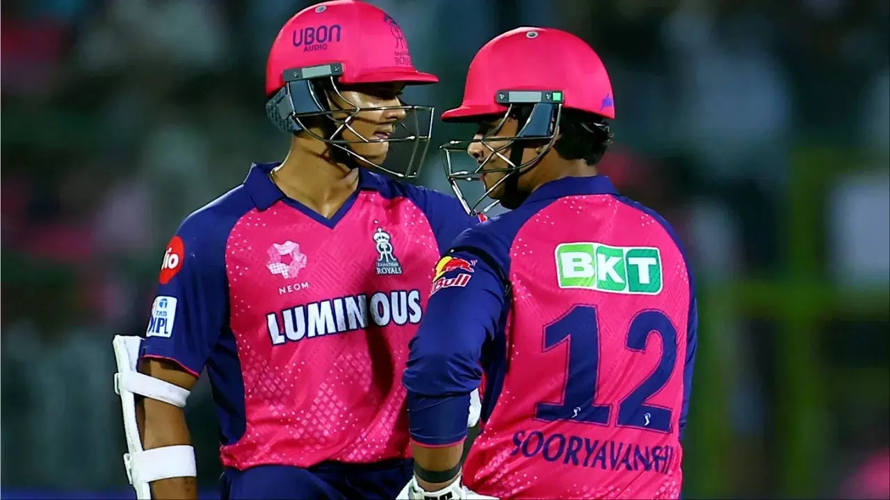 Yashasvi Jaiswal : వైభవ్ సూర్యవంశీతో ఆడడం అంటే అదో అద్భుతం..మరో యంగ్ క్రికెటర్ స్పందన Yashasvi Jaiswal : వైభవ్ సూర్యవంశీతో ఆడడం అంటే అదో అద్భుతం..మరో యంగ్ క్రికెటర్ స్పందన