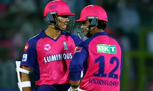 Yashasvi Jaiswal : వైభవ్ సూర్యవంశీతో ఆడడం అంటే అదో అద్భుతం..మరో యంగ్ క్రికెటర్ స్పందన Yashasvi Jaiswal : వైభవ్ సూర్యవంశీతో ఆడడం అంటే అదో అద్భుతం..మరో యంగ్ క్రికెటర్ స్పందన