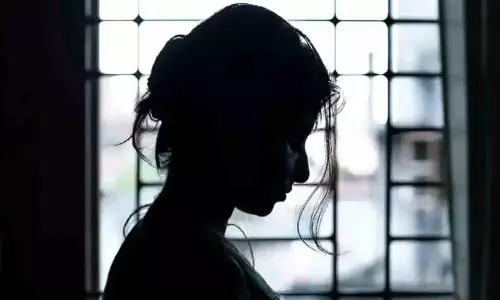 సికింద్రాబాద్లో దారుణం.. 13 ఏళ్ల బాలికపై సామూహిక అత్యాచారం సికింద్రాబాద్లో దారుణం.. 13 ఏళ్ల బాలికపై సామూహిక అత్యాచారం