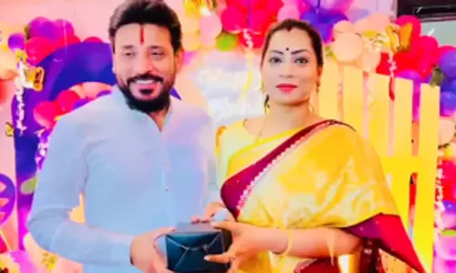 Duvvada Couple: పోలీసుల అదుపులో దువ్వాడ జంట Duvvada Couple: పోలీసుల అదుపులో దువ్వాడ జంట