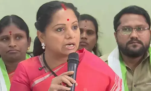 మాట్లాడితే నా భర్త ఫోన్ను ట్యాప్ చేయించారు.. గత ప్రభుత్వంపై కవిత తీవ్ర ఆరోపణలు మాట్లాడితే నా భర్త ఫోన్ను ట్యాప్ చేయించారు.. గత ప్రభుత్వంపై కవిత తీవ్ర ఆరోపణలు