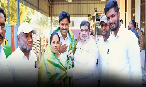 Ponnam Prabhakar: సిద్దిపేట జిల్లా హుస్నాబాద్లో గెలిచిన సర్పంచులకు పొన్నం సన్మానం Ponnam Prabhakar: సిద్దిపేట జిల్లా హుస్నాబాద్లో గెలిచిన సర్పంచులకు పొన్నం సన్మానం