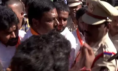 Hyderabad: హైదరాబాద్‌ సింగరేణి కార్యలయం దగ్గర ఉద్రిక్తత