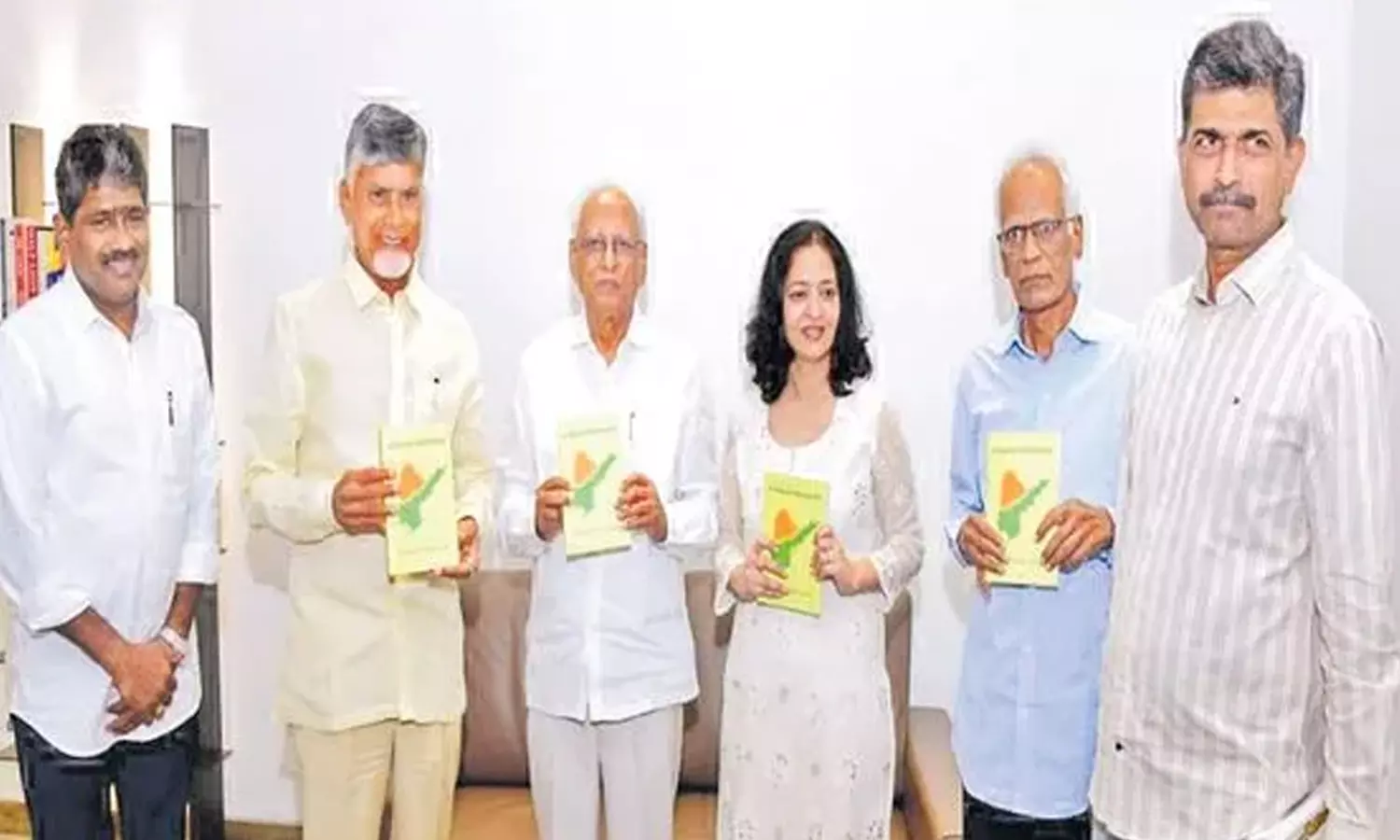 ‘ఏ టేల్ ఆఫ్ టూ స్టేట్స్’ పుస్తకావిష్కరణ ‘ఏ టేల్ ఆఫ్ టూ స్టేట్స్’ పుస్తకావిష్కరణ