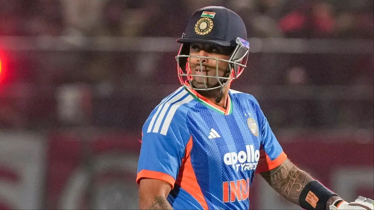 Suryakumar Yadav : నేను ఫామ్లోనే ఉన్నా, బంతే నా బ్యాట్ను తాకట్లేదు..సూర్య ధైర్యాన్ని మెచ్చుకోవాలి Suryakumar Yadav : నేను ఫామ్లోనే ఉన్నా, బంతే నా బ్యాట్ను తాకట్లేదు..సూర్య ధైర్యాన్ని మెచ్చుకోవాలి