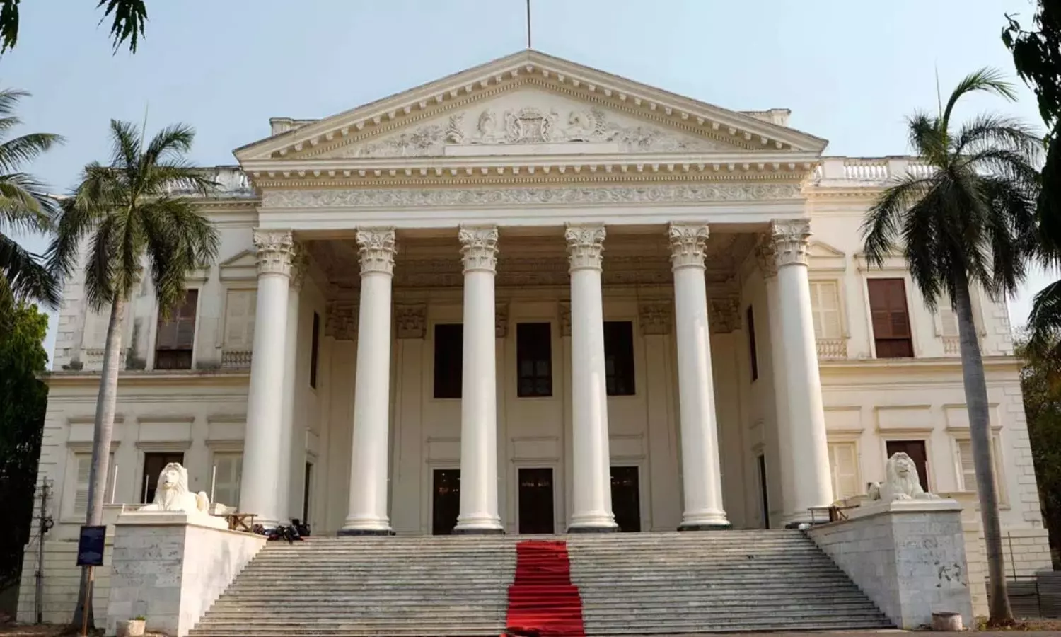 హైదరాబాద్ కోఠి ఉమెన్స్ కాలేజీలో వేధింపుల కేసు.. రంగంలోకి షీ టీమ్స్.. హైదరాబాద్ కోఠి ఉమెన్స్ కాలేజీలో వేధింపుల కేసు.. రంగంలోకి షీ టీమ్స్..