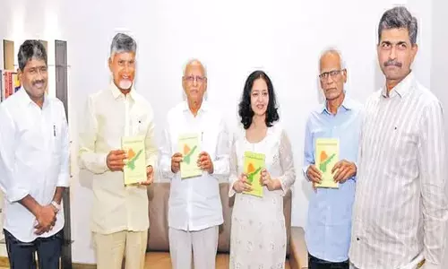 ‘ఏ టేల్ ఆఫ్ టూ స్టేట్స్’ పుస్తకావిష్కరణ ‘ఏ టేల్ ఆఫ్ టూ స్టేట్స్’ పుస్తకావిష్కరణ