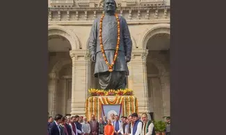 ఒంగోలులో వాజ్పేయి విగ్రహ వివాదం సద్దుమణిగింది ఒంగోలులో వాజ్పేయి విగ్రహ వివాదం సద్దుమణిగింది