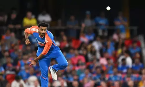 IND vs SA : టీమిండియాకు భారీ షాక్.. అనారోగ్యంతో సౌతాఫ్రికా సిరీస్ నుంచి స్టార్ ప్లేయర్ అవుట్ IND vs SA : టీమిండియాకు భారీ షాక్.. అనారోగ్యంతో సౌతాఫ్రికా సిరీస్ నుంచి స్టార్ ప్లేయర్ అవుట్