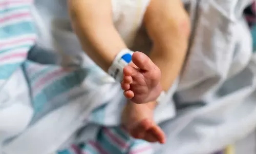 Mancherial: ప్రైవేట్ ఆసుపత్రిలో దారుణం.. ఆపరేషన్ ఆలస్యం కావడంతో నవజాత శిశువు మృతి Mancherial: ప్రైవేట్ ఆసుపత్రిలో దారుణం.. ఆపరేషన్ ఆలస్యం కావడంతో నవజాత శిశువు మృతి