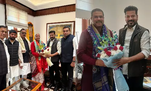 Revanth Reddy: కేంద్రమంత్రులతో తెలంగాణ సీఎం రేవంత్ భేటీ Revanth Reddy: కేంద్రమంత్రులతో తెలంగాణ సీఎం రేవంత్ భేటీ