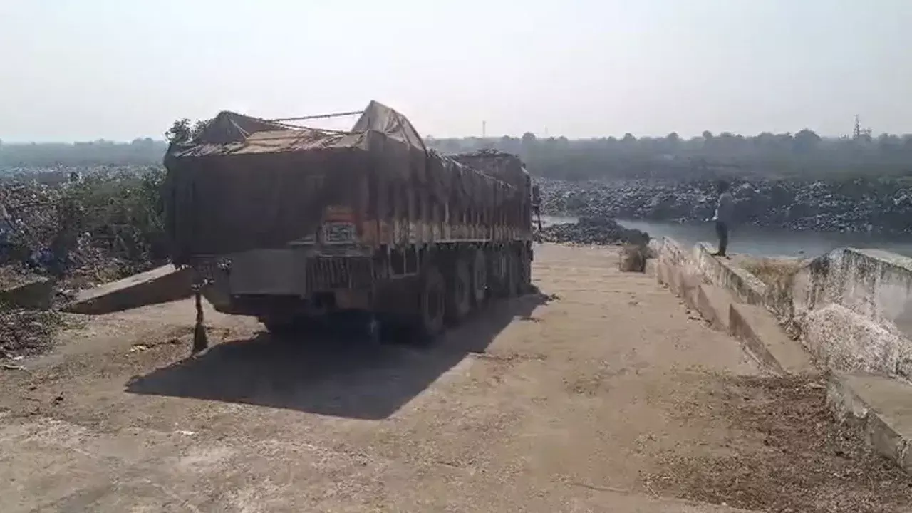 Google Maps: గూగుల్ మ్యాప్స్‌ను నమ్ముకొని గుడ్డిగా వెళ్తే.. కృష్ణానదికి వెళ్లింది ఓ లారీ...!