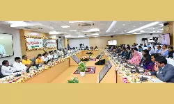 కలెక్టర్లే బ్రాండ్ అంబాసిడర్లు : సీఎం చంద్రబాబు