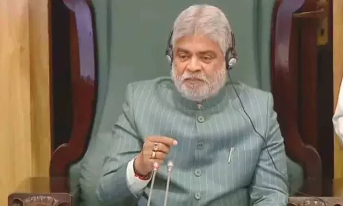 ఐదుగురు ఎమ్మెల్యేల అనర్హత పిటిషన్లను కొట్టివేసిన స్పీకర్‌