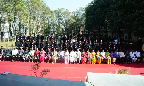 గవర్నెన్స్ అంటే ఫైళ్లు కాదు... హ్యూమన్ రిలేషన్ గవర్నెన్స్ అంటే ఫైళ్లు కాదు... హ్యూమన్ రిలేషన్