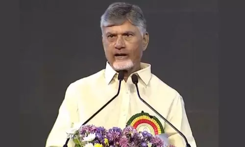 నేడు ఆరుగురు కేంద్ర మంత్రులతో సీఎం చంద్రబాబు భేటీ నేడు ఆరుగురు కేంద్ర మంత్రులతో సీఎం చంద్రబాబు భేటీ