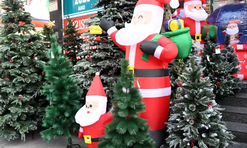 Hyderabad: క్రిస్మస్ వేడుకలకు సిద్దమైన మహానగరం Hyderabad: క్రిస్మస్ వేడుకలకు సిద్దమైన మహానగరం