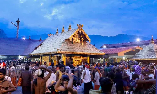 Sabarimala Special: పవిత్ర తంక అంకి ఊరేగింపు భక్తులను ఆకర్షిస్తోంది
