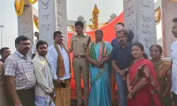 Medaram Jatara 2026: మేడారంలో గద్దెలపై కొలువుదీరిన పగిడిద్దరాజు, గోవిందరాజు