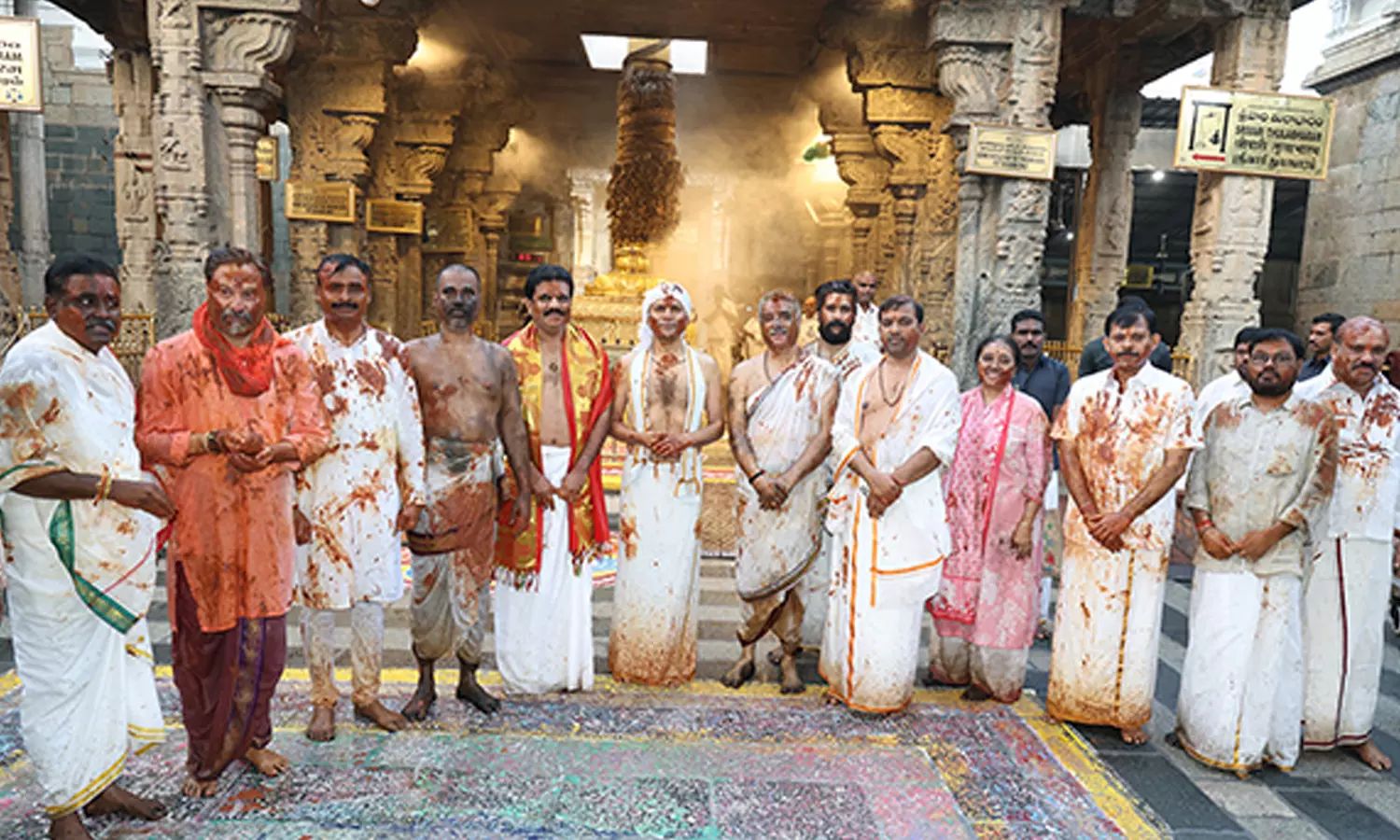 శాస్త్రోక్తంగా కోయిల్ ఆళ్వార్ తిరుమంజనం శాస్త్రోక్తంగా కోయిల్ ఆళ్వార్ తిరుమంజనం