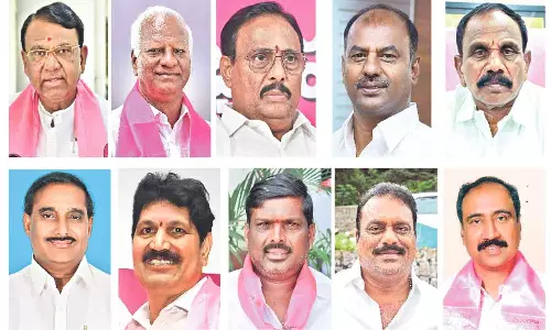 MLA Defection Case: ఫిరాయింపు ఎమ్మెల్యేల కేసులో కొత్త ట్విస్టులు? MLA Defection Case: ఫిరాయింపు ఎమ్మెల్యేల కేసులో కొత్త ట్విస్టులు?
