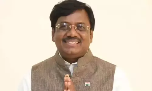 గజ్వేల్‌లోనూ కాంగ్రెస్ జయకేతనం.. కేసీఆర్‌లో గుబులు మొదలైంది: మంత్రి గడ్డం వివేక్