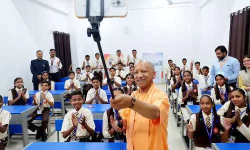 యూపీలో పాఠశాల విద్యార్థులు దినపత్రిక తప్పక చదవాలి