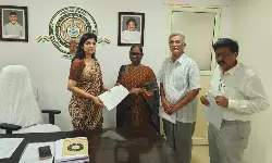 ఆయేషా మీరా పేరుతో విద్యా సంస్థ నెలకొల్పండి