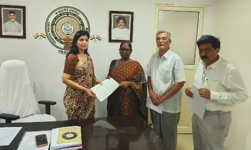 ఆయేషా మీరా పేరుతో విద్యా సంస్థ నెలకొల్పండి