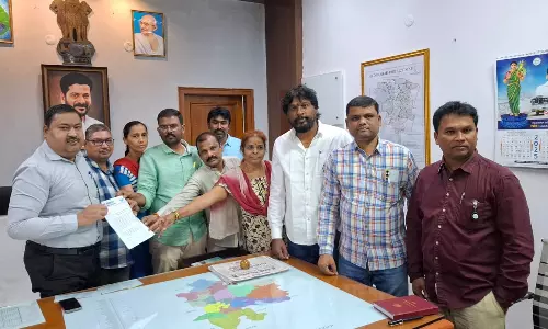 వర్కింగ్ జర్నలిస్టులను విభజించొద్దు