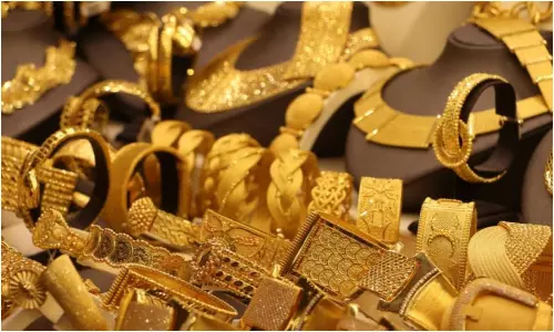 Gold Rate Today: పసిడి, వెండి పరుగులు.. డిసెంబర్ 29వ తేదీ సోమవారం ధరలు ఇవే..!! Gold Rate Today: పసిడి, వెండి పరుగులు.. డిసెంబర్ 29వ తేదీ సోమవారం ధరలు ఇవే..!!