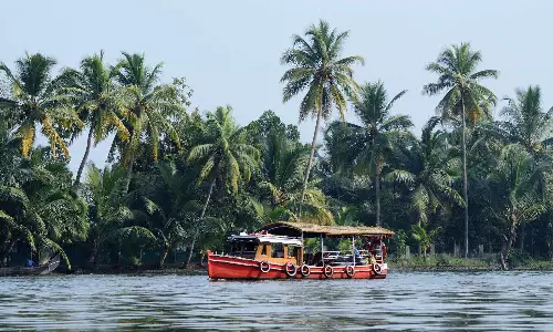 Kerala Vacation: 2026లో గ్లోబల్ ట్రావెలర్ల ఫేవరైట్, ప్రకృతి & కల్చర్ కాంబినేషన్