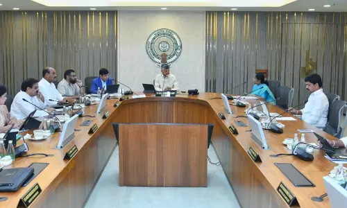 జిల్లాల పునర్విభజనపై సుదీర్ఝ చర్చ జిల్లాల పునర్విభజనపై సుదీర్ఝ చర్చ