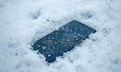 Winter Protection: ఫోన్ బ్యాటరీ త్వరగా డ్రెస్ అవకుండా సులభ చిట్కాలు పాటించండి Winter Protection: ఫోన్ బ్యాటరీ త్వరగా డ్రెస్ అవకుండా సులభ చిట్కాలు పాటించండి