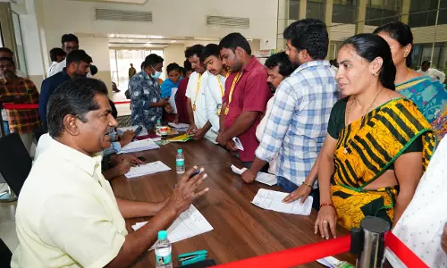 మా భూమి ఇప్పించండి: టీడీపీ నేతలకు బాధితుడి వినతి