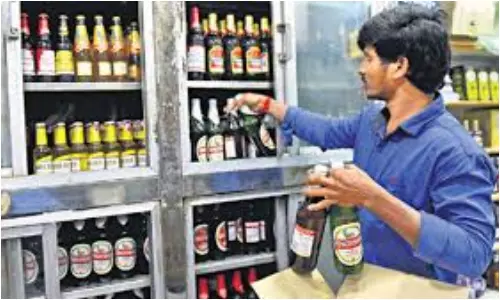 Wine Shop:  మందు బాబులకు గుడ్ న్యూస్.. న్యూ ఇయర్ వేళ అర్థరాత్రి 12గంటల వరకు వైన్స్ ఓపెన్..!!