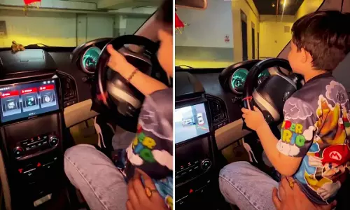 Viral Video : టాలెంట్ కి హద్దులు లేవు.. కానీ సేఫ్టీ కి ఉండాలిగా.. 4 ఏళ్ల బుడ్డోడి డ్రైవింగ్ వీడియో వైరల్!