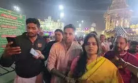 Vaikunta Ekadashi Tirumala: తిరుమలలో వైకుంఠ ఏకాదశి వేడుకలు సందడి – ప్రముఖుల దర్శనంతో ఉత్సాహం Vaikunta Ekadashi Tirumala: తిరుమలలో వైకుంఠ ఏకాదశి వేడుకలు సందడి – ప్రముఖుల దర్శనంతో ఉత్సాహం