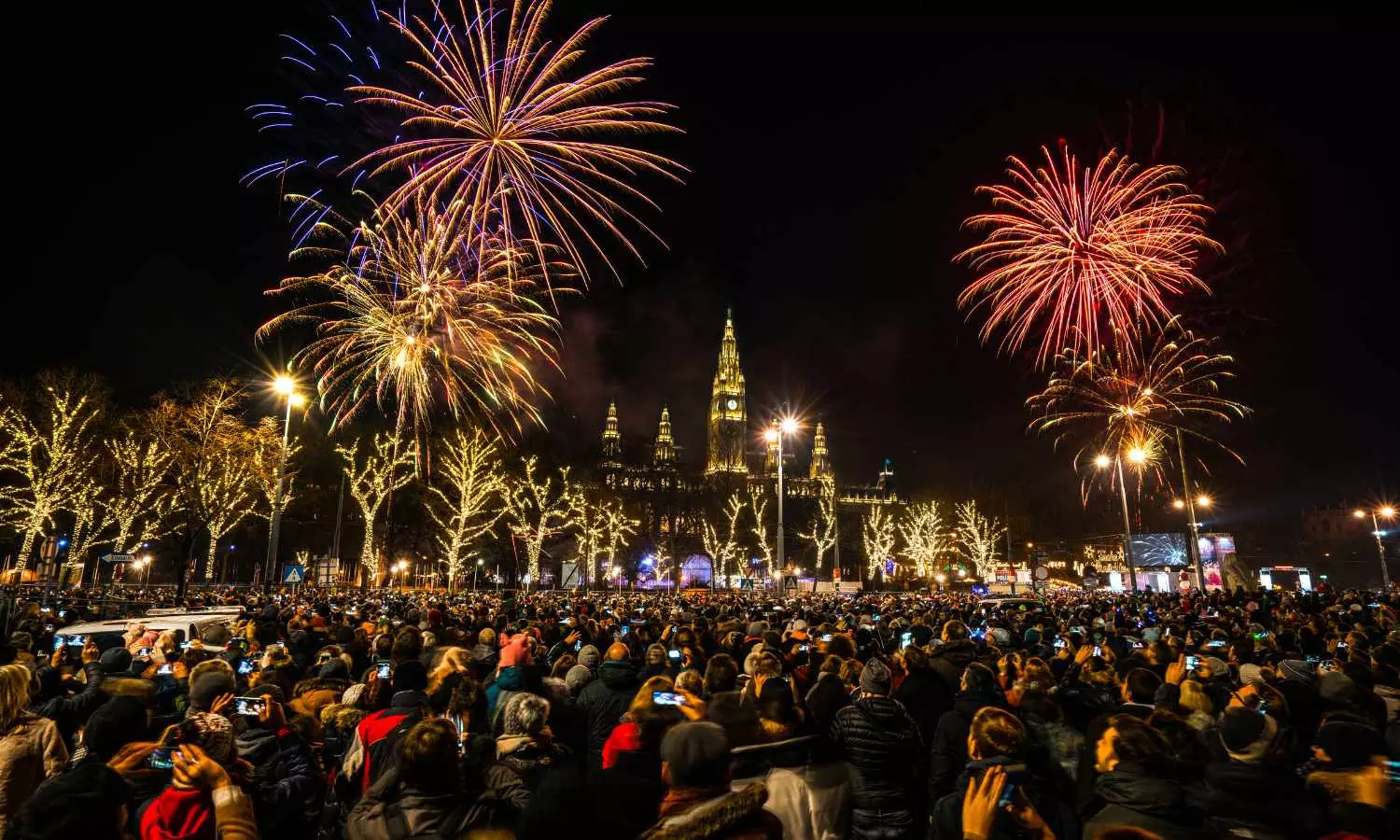 Fireworks Countdown: న్యూయార్క్లో 2026 కొత్త సంవత్సరం ఈవ్ ఫైరువర్క్ వీక్షణ కోసం 6 అద్భుతమైన స్ట్రీట్స్ Fireworks Countdown: న్యూయార్క్లో 2026 కొత్త సంవత్సరం ఈవ్ ఫైరువర్క్ వీక్షణ కోసం 6 అద్భుతమైన స్ట్రీట్స్